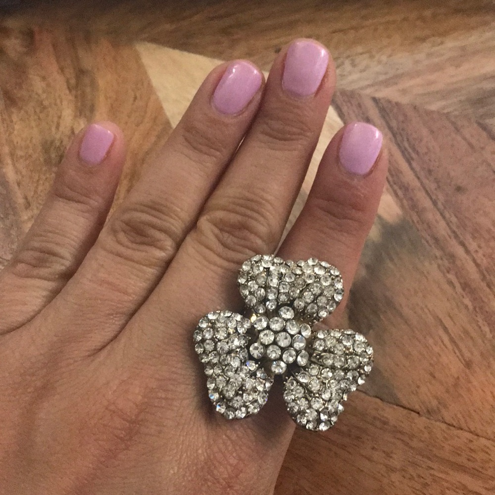 Flower Fashion Ring (Faux diamonds)